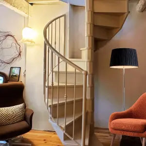 Escalier colimaçon ou hélicoïdal en bois sur-mesure Gard