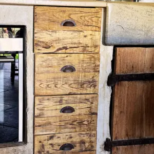 Tiroirs cuisine en bois vieilli