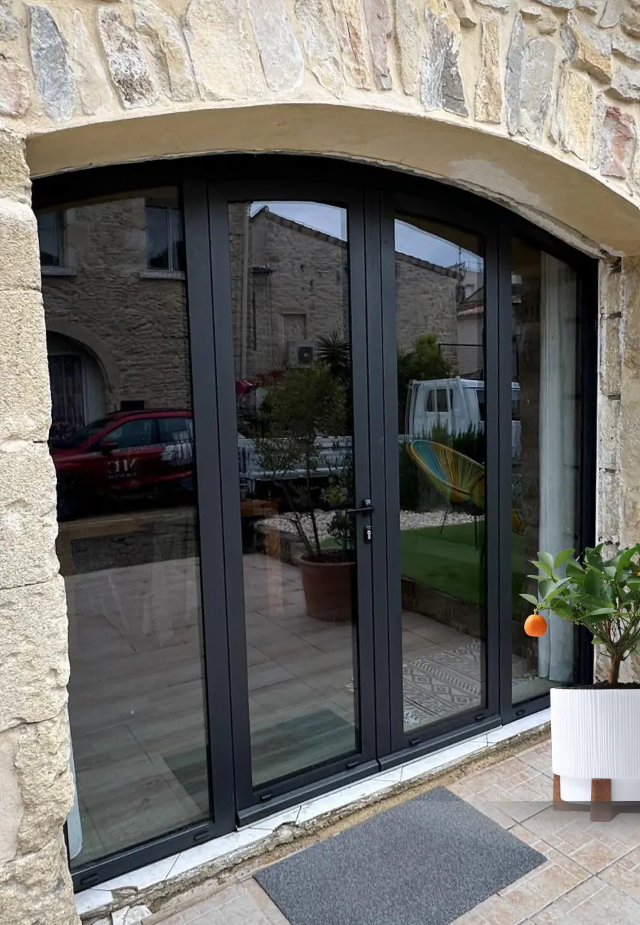 Porte fenêtre alu noir sablé Nîmes
